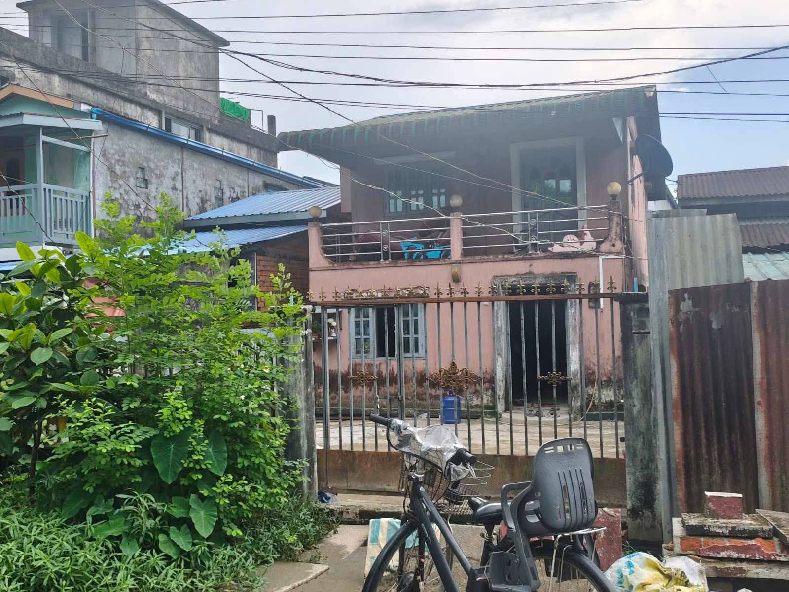 မြောက်ဒဂုံ (33) ရပ်ကွက် နီလာလမ်းမကြီးအနီး မဟူရာ(-)လမ်း / နေရာကောင်းဈေးတန်လေး 