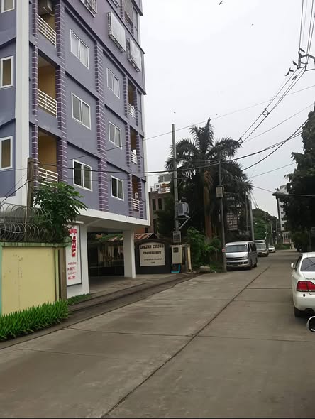 #Golden_Crown_Condo_For_Rent...