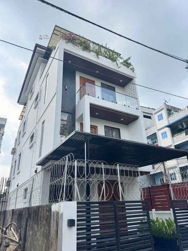 🏡 Snow Garden Housing လုံးချင်းအိမ်အသစ် အရောင်း 🏡 ✨ ဒီဈေး၊ ဒီနေရာမျိုးကို (၂) ခါပြန်မရနိုင်တဲ့ အခွင့်အရေး ဖြစ်လို့ စိတ်ဝင်စားသူများ အမြန်ဆုံးဆက်သွယ်မေးမြန်း ဝယ်ယူနိုင်ပါပြီ။
