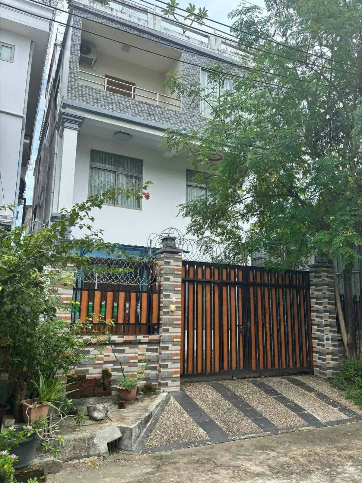 🏡 သင်္ဃန်းကျွန်း | မလိခအိမ်ရာဝန်းအတွင်း လုံးချင်းအိမ် အငှား