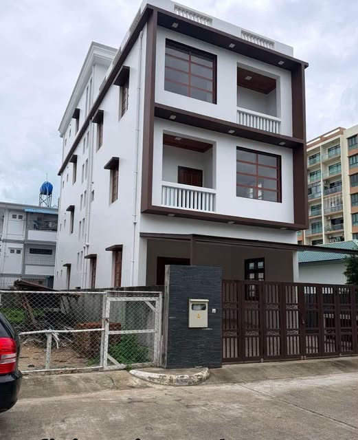 🏡 သင်္ဃန်းကျွန်းမြို့နယ် – မလိခအိမ်ရာဝန်းအတွင်း လုံးချင်းအိမ် အရောင်း ✨ လုံခြုံရေးကောင်းပြီး နေရာကောင်းကို ရှာဖွေနေသူများအတွက် အထူးသင့်တော်သော လုံးချင်းအိမ်လေးပါ။