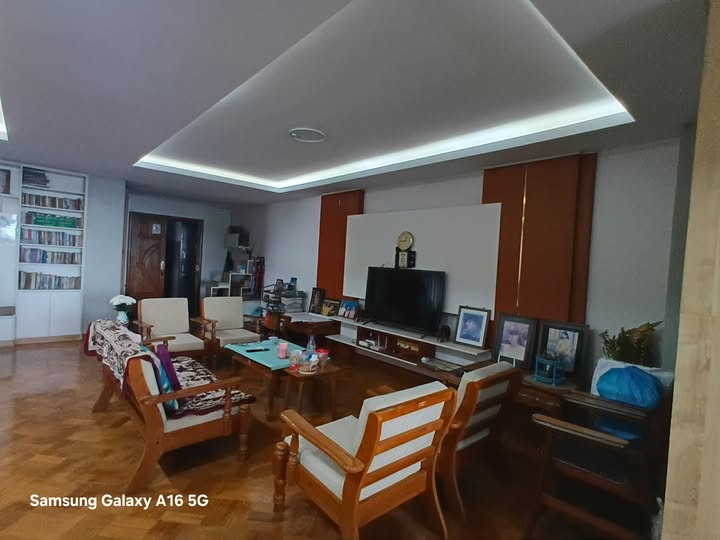 ♥️ အင်းယားကန်အနီး ကွန်ဒိုအရောင်းခန်း ​ ♥️ ♥️ 2400 Sqft​ပေအကျယ်အခန်း ❤️ ♥️ လှိုင်မြို့နယ် ၊ ပြည်လမ်းမအနီးမို့ သွားလာရေးအချက်အချာကျမှုက No( 1 ) ✌️