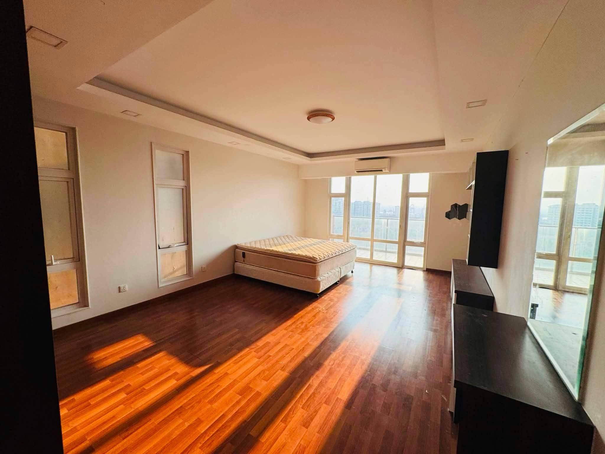 Twin Centro Condo For Sale