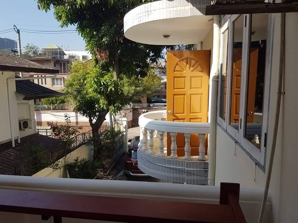 🏡 လုံးချင်းအိမ်​ရောင်းမည် 🏡