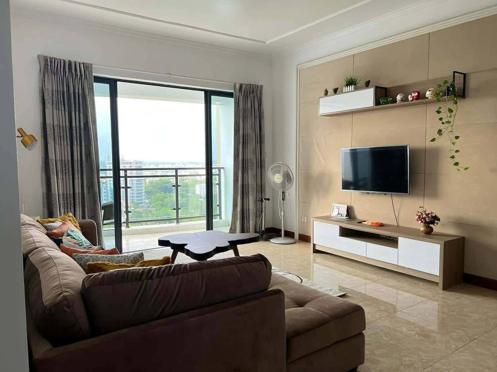💰 Golden City Condo - 2 Bedroom For Rent 💰